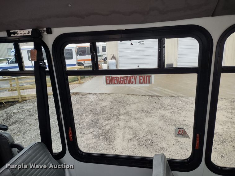 image for item DQ1587 2015 Ford E450 Super Duty El Dorado  shuttle bus