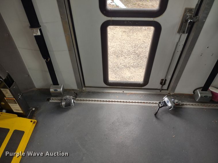 image for item DQ1587 2015 Ford E450 Super Duty El Dorado  shuttle bus