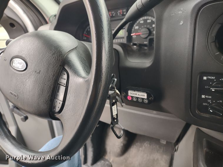 image for item DQ1587 2015 Ford E450 Super Duty El Dorado  shuttle bus