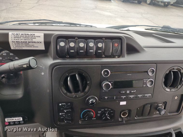 image for item DQ1587 2015 Ford E450 Super Duty El Dorado  shuttle bus