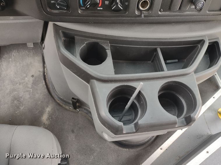 image for item DQ1587 2015 Ford E450 Super Duty El Dorado  shuttle bus