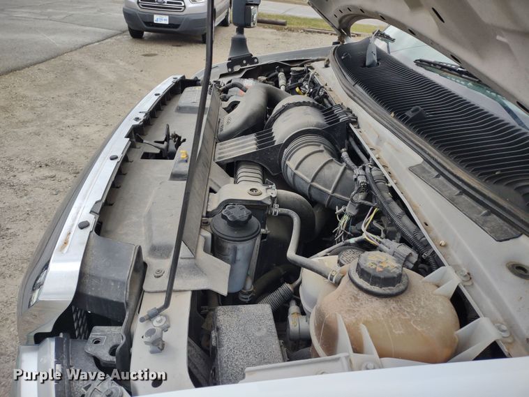 image for item DQ1587 2015 Ford E450 Super Duty El Dorado  shuttle bus