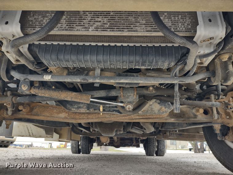 image for item DQ1587 2015 Ford E450 Super Duty El Dorado  shuttle bus