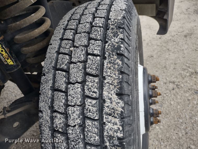 image for item DQ1587 2015 Ford E450 Super Duty El Dorado  shuttle bus