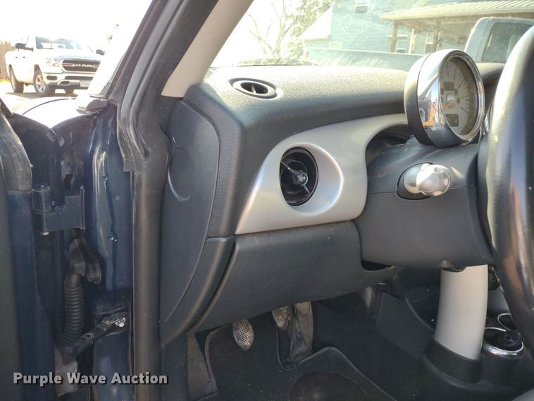 image for item DQ1595 2006 Mini Cooper