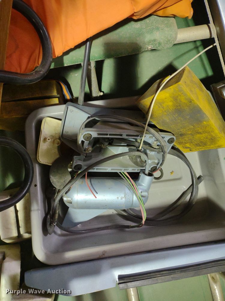 image for item DQ1608 Coleman  canoe