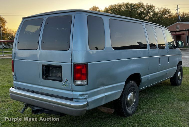 image for item DQ2020 2000 Ford E350  RV