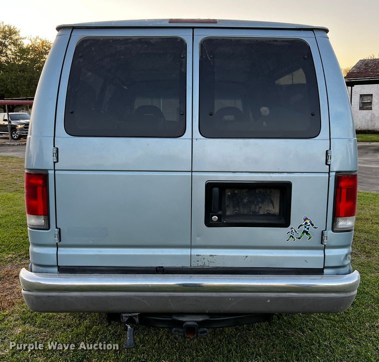 image for item DQ2020 2000 Ford E350  RV