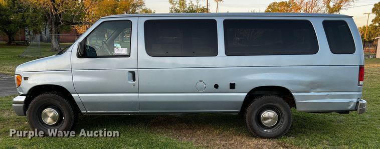 image for item DQ2020 2000 Ford E350  RV