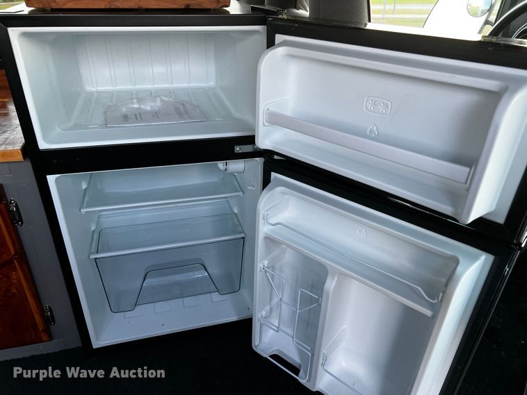 image for item DQ2020 2000 Ford E350  RV