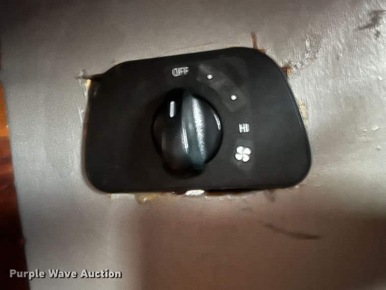 image for item DQ2020 2000 Ford E350  RV