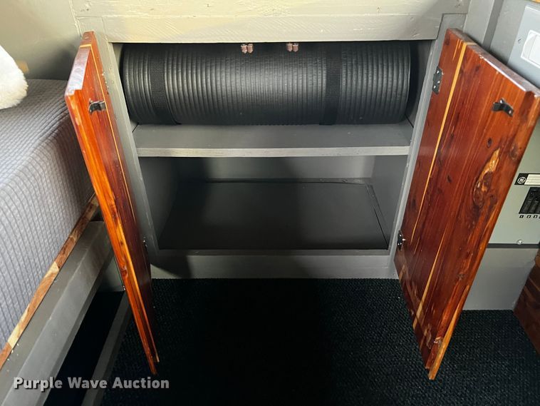 image for item DQ2020 2000 Ford E350  RV