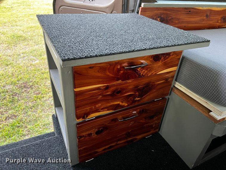 image for item DQ2020 2000 Ford E350  RV