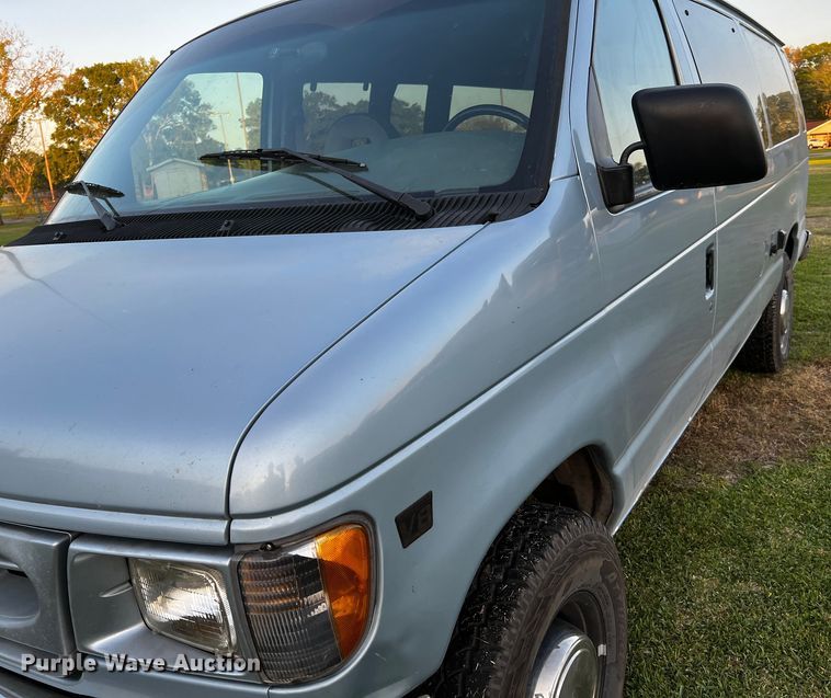 image for item DQ2020 2000 Ford E350  RV
