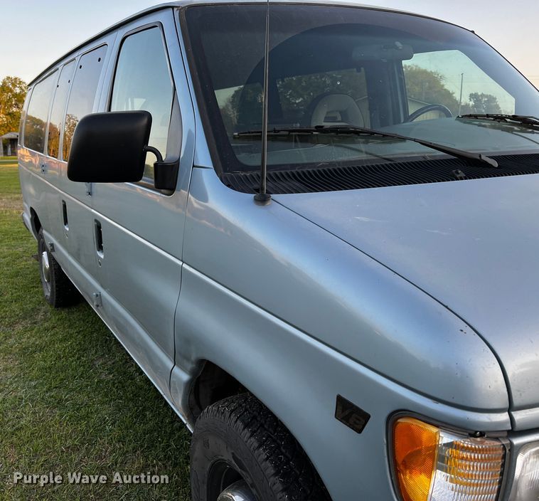 image for item DQ2020 2000 Ford E350  RV