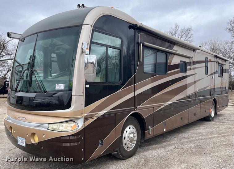image for item DQ4104 2004 Fleetwood Revolution  RV