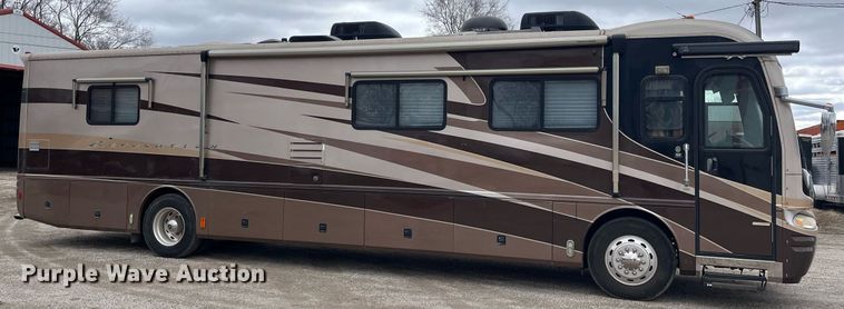 image for item DQ4104 2004 Fleetwood Revolution  RV