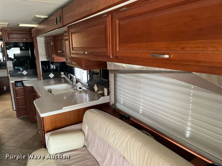 image for item DQ4104 2004 Fleetwood Revolution  RV