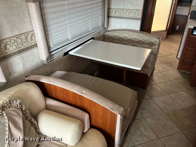 image for item DQ4104 2004 Fleetwood Revolution  RV