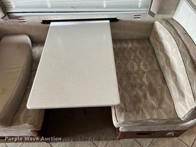 image for item DQ4104 2004 Fleetwood Revolution  RV