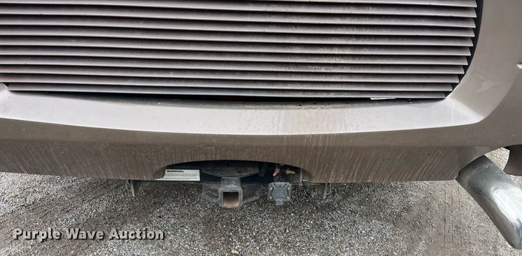 image for item DQ4104 2004 Fleetwood Revolution  RV