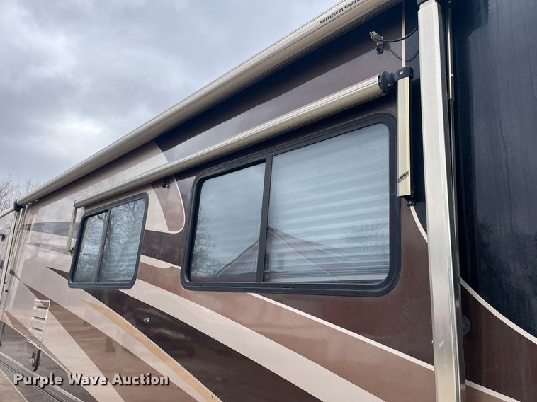 image for item DQ4104 2004 Fleetwood Revolution  RV