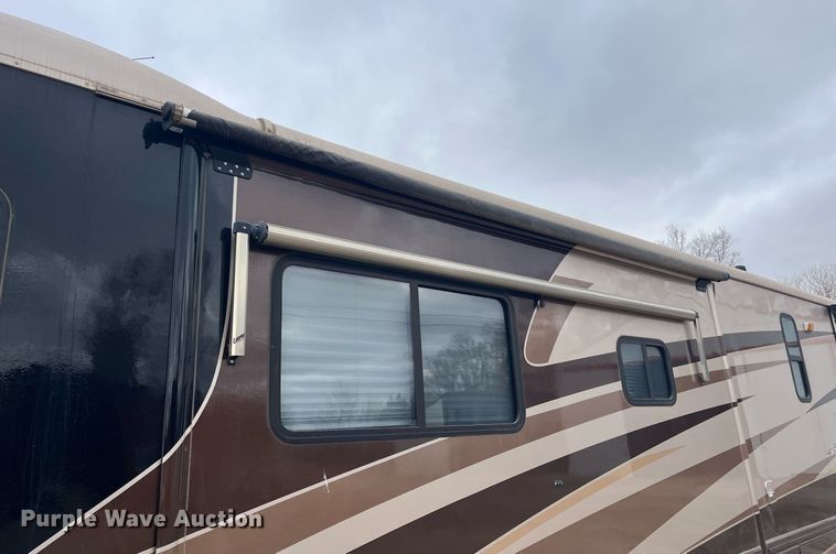 image for item DQ4104 2004 Fleetwood Revolution  RV