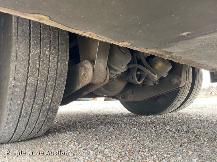 image for item DQ4104 2004 Fleetwood Revolution  RV