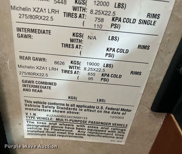 image for item DQ4104 2004 Fleetwood Revolution  RV