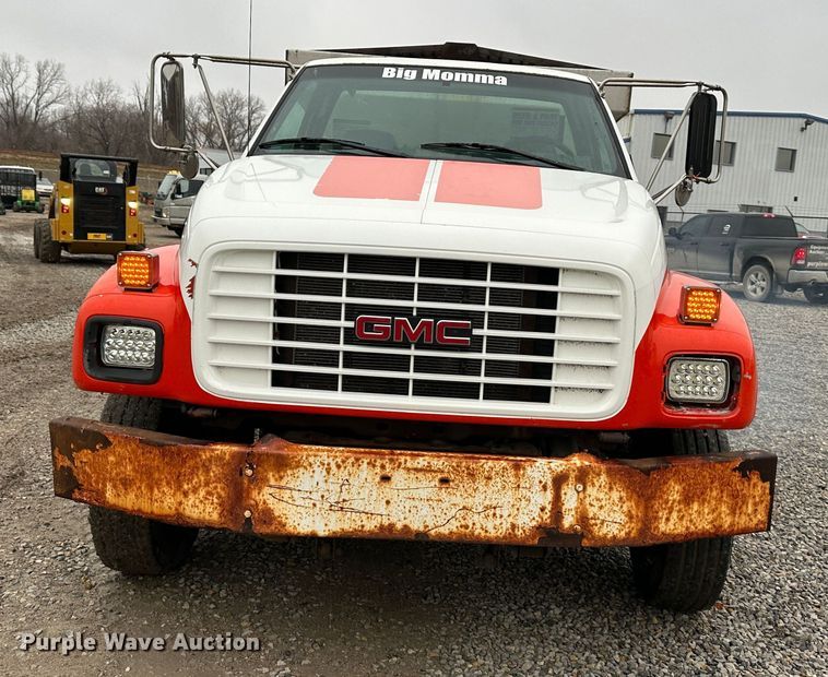 image for item DR5068 2000 GMC C6500  truck cab and chassis