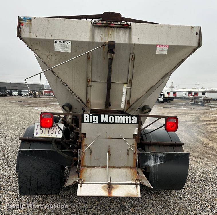 image for item DR5068 2000 GMC C6500  truck cab and chassis