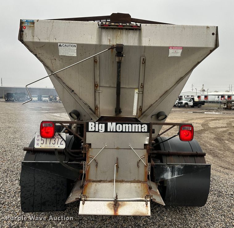 image for item DR5068 2000 GMC C6500  truck cab and chassis