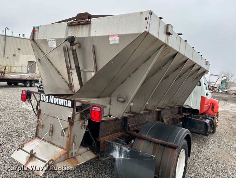 image for item DR5068 2000 GMC C6500  truck cab and chassis