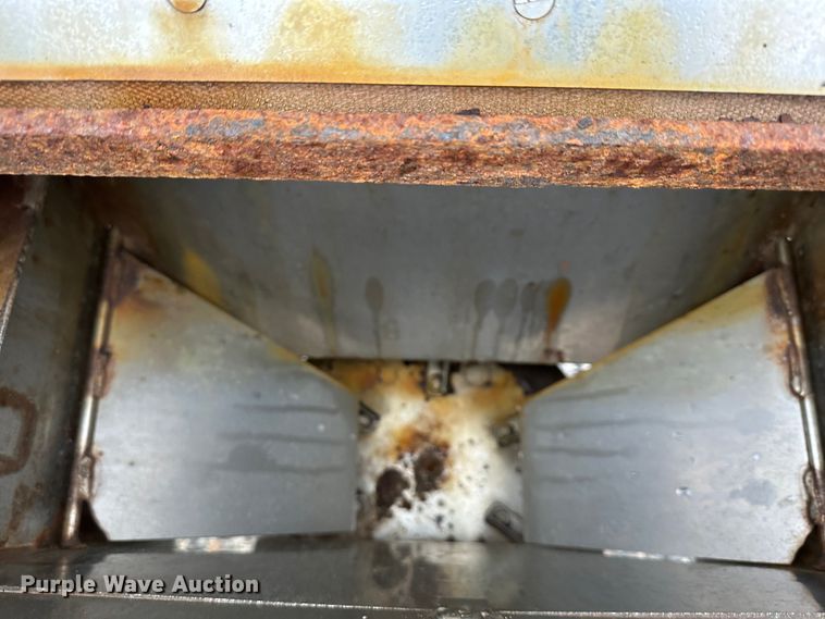 image for item DR5068 2000 GMC C6500  truck cab and chassis