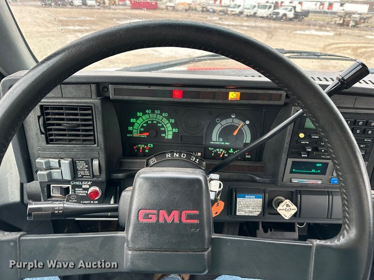 image for item DR5068 2000 GMC C6500  truck cab and chassis