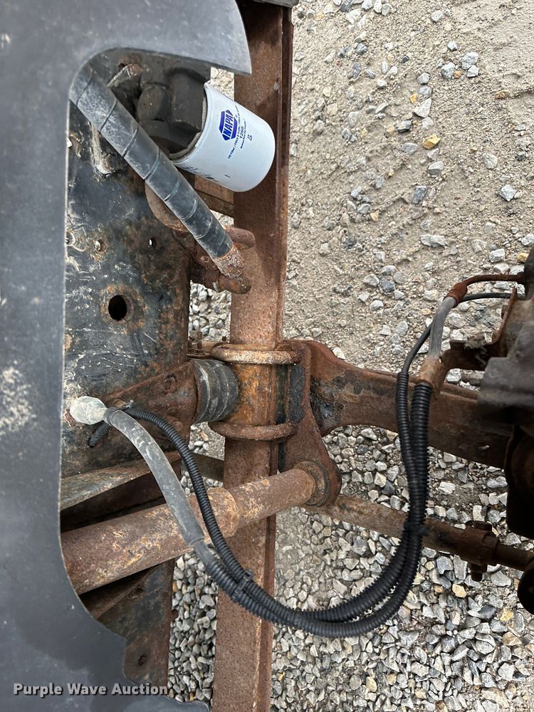 image for item DR5068 2000 GMC C6500  truck cab and chassis