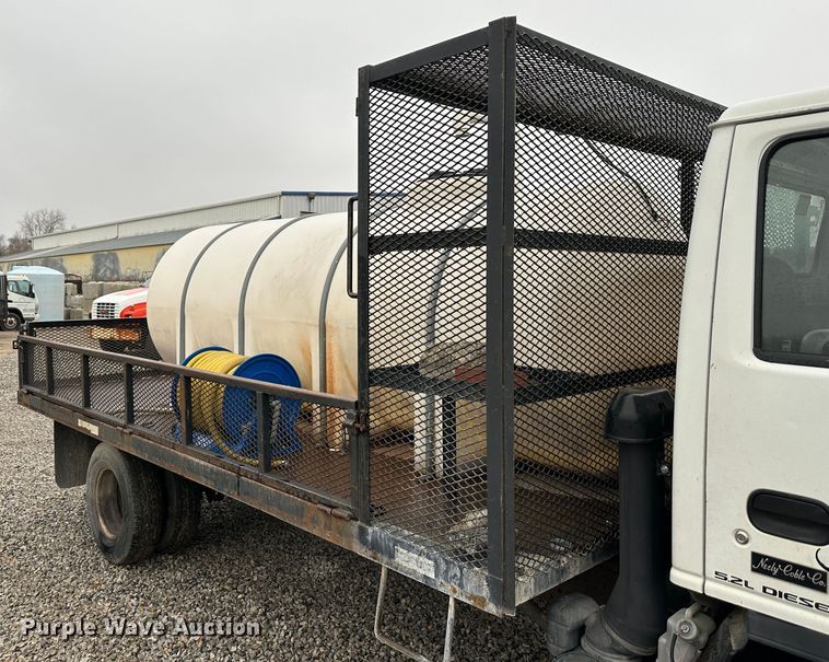 image for item DR5069 2007 Isuzu NPR  flatbed truck