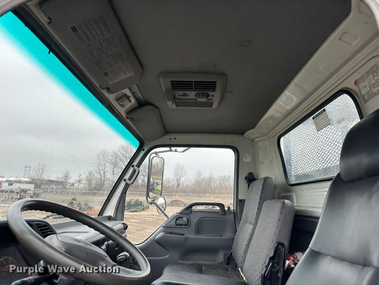 image for item DR5069 2007 Isuzu NPR  flatbed truck