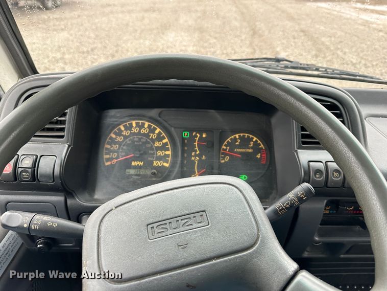 image for item DR5069 2007 Isuzu NPR  flatbed truck