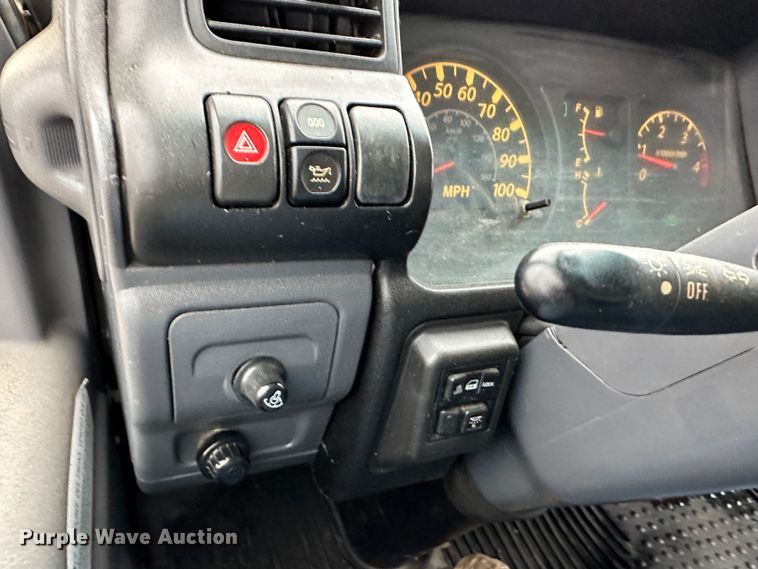 image for item DR5069 2007 Isuzu NPR  flatbed truck