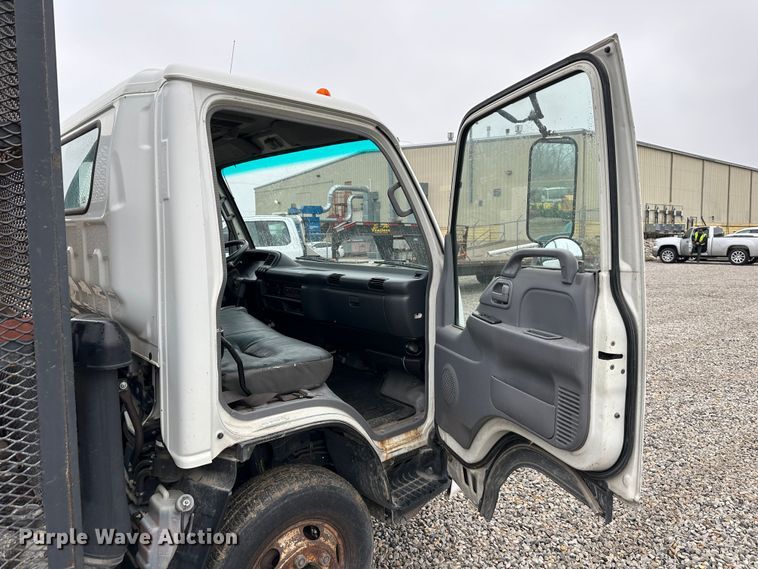 image for item DR5069 2007 Isuzu NPR  flatbed truck