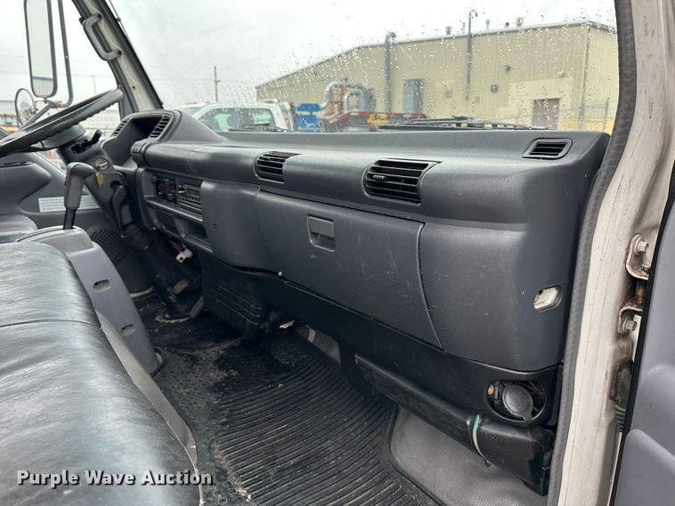 image for item DR5069 2007 Isuzu NPR  flatbed truck