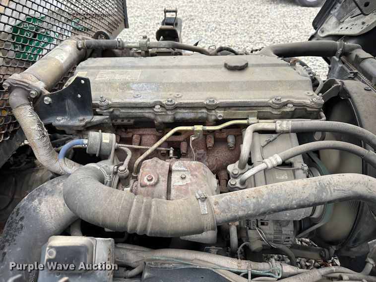 image for item DR5069 2007 Isuzu NPR  flatbed truck