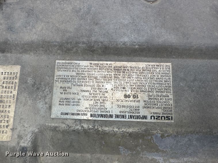 image for item DR5069 2007 Isuzu NPR  flatbed truck