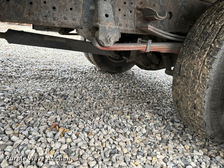 image for item DR5069 2007 Isuzu NPR  flatbed truck