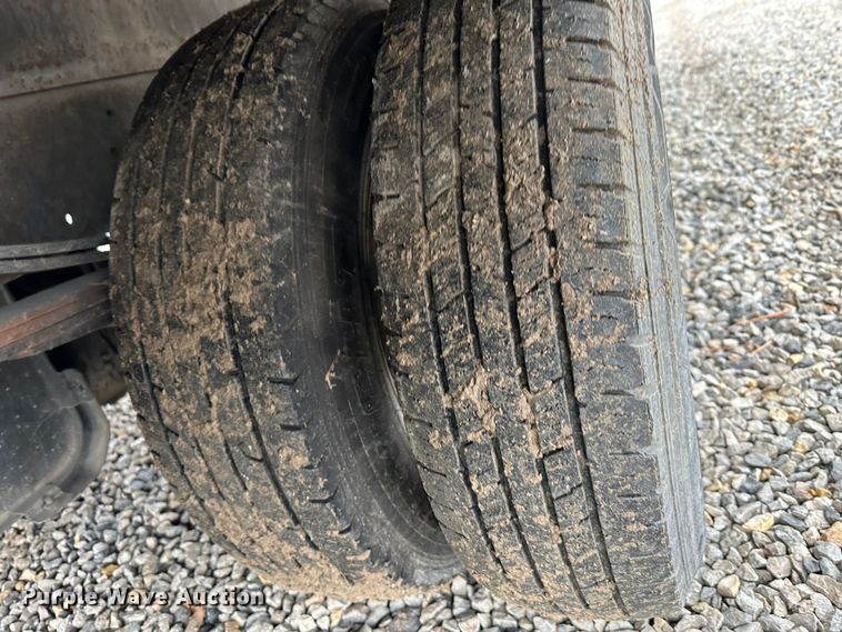 image for item DR5069 2007 Isuzu NPR  flatbed truck