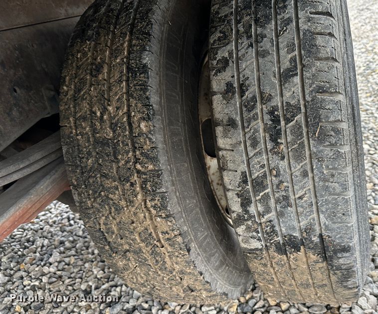 image for item DR5069 2007 Isuzu NPR  flatbed truck