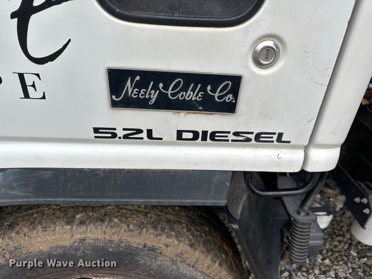 image for item DR5069 2007 Isuzu NPR  flatbed truck