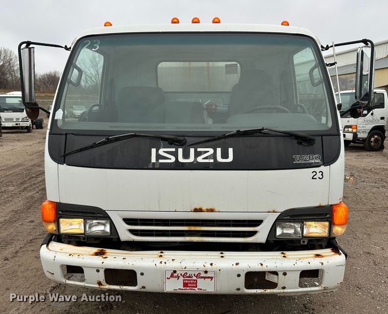image for item DR5073 2000 Isuzu NPR  truck cab and chassis