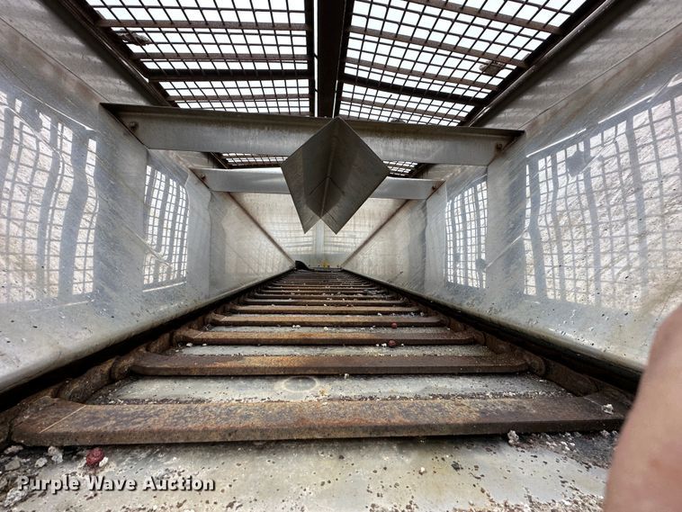 image for item DR5073 2000 Isuzu NPR  truck cab and chassis